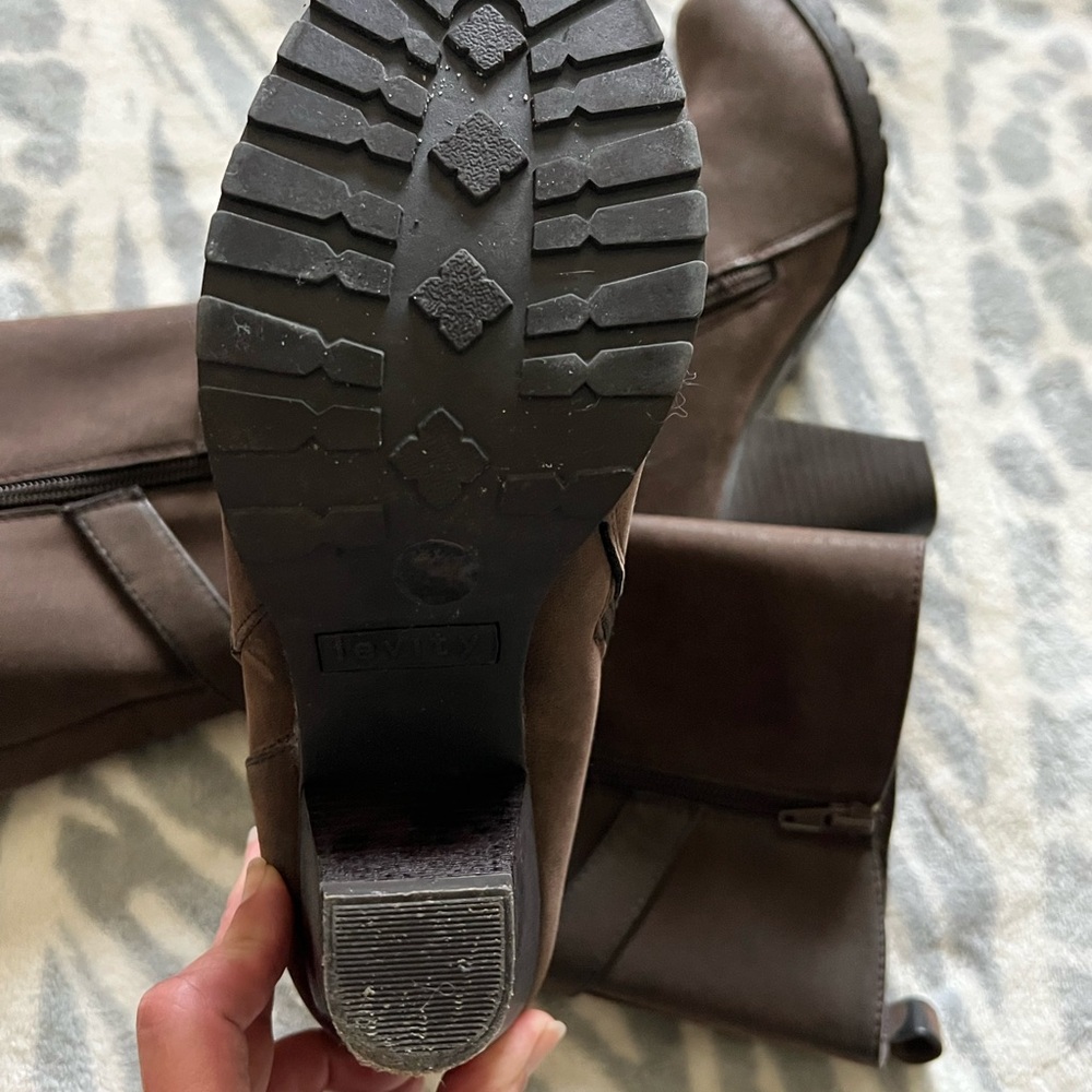 Brown Heeled Mid calf Boots - Picture 4 of 4